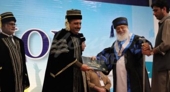 بلوچستان میں 85 سالہ ضعیف العمر شخص نے پی ایچ ڈی کی ڈگری حاصل کرلی