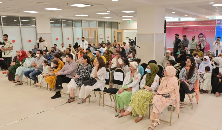 محفوظ طبی نگہداشت کے لیے اجتماعی کوششیں ناگزیر ہیں، ماہرین