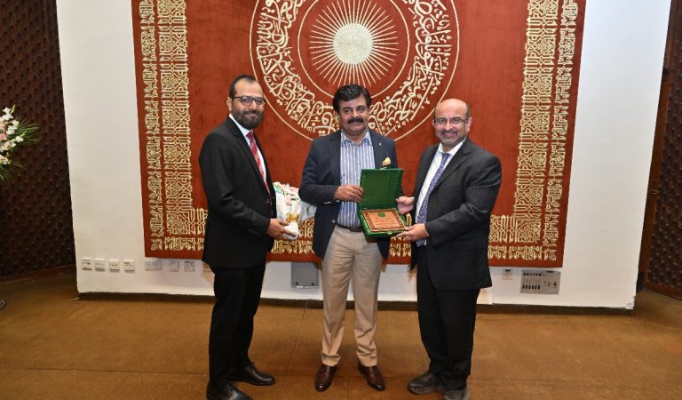 بچوں کی پرورش کو ’سماجی فریضہ‘ قرار :عالمی ماہرین کا اے کے یو کانفرنس میں اعلان