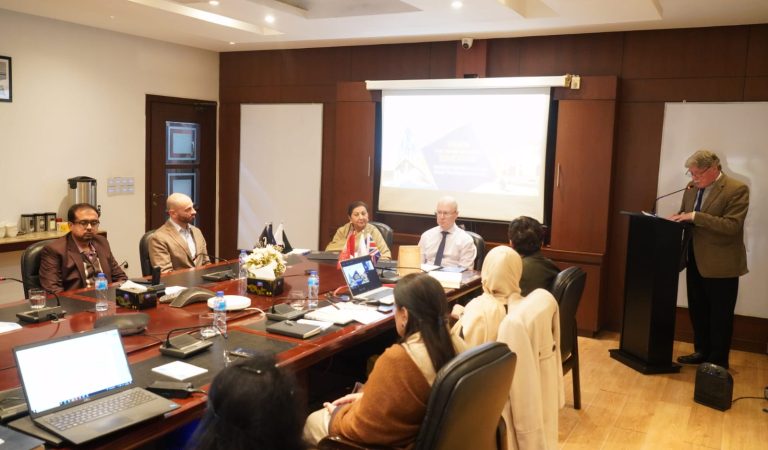 دی سٹی اسکول (The City School) اور یونیورسٹی آف اسٹریتھ کلائیڈ کے درمیان تعلیمی تعاون کو مستحکم کرنے کے لیے مفاہمت کی یادداشت (MoU) پر دستخط